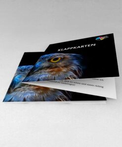 Klappkarten auf mattem oder satiniertem Karton mit hochwertiger Kartenfalz.