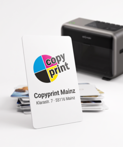 UV-Direktdruck auf PVC-Plastikkarten im Format 85.5x54 mm